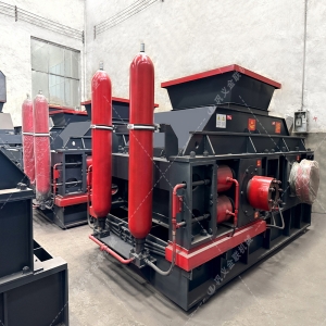 低轉速高壓力對輥制砂機，憑什么成為高品質機制砂的 “粒形守護神”？