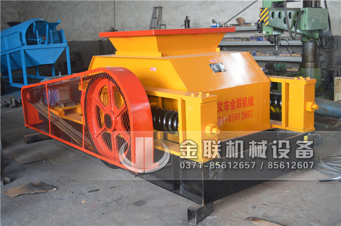 大型雙齒輥破碎機(jī)有哪些結(jié)構(gòu)，都用于哪些行業(yè)？