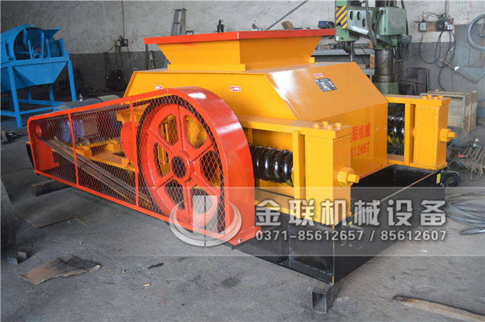 強(qiáng)力破碎機(jī)是靠什么工作的，有哪些注意事項？