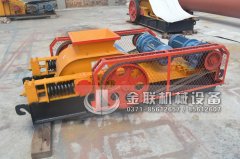 小型對輥機(jī)和顎破機(jī)發(fā)貨圖片_發(fā)往山東招遠(yuǎn)_破碎青石